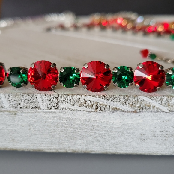 Austrian Crystal Bracelet in Antique Silver - Picture 8 of 9